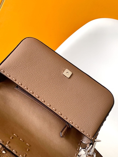 フェンディバッグ細部ディテール